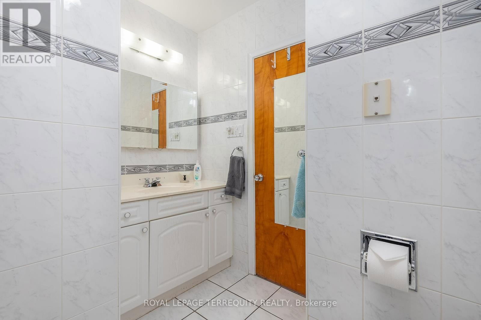 80 GLENADEN AVENUE EAST Image 23