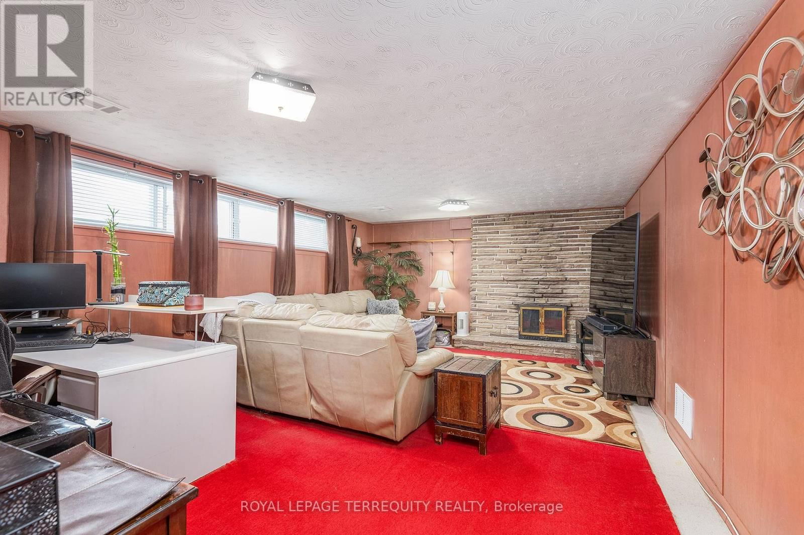 80 GLENADEN AVENUE EAST Image 24