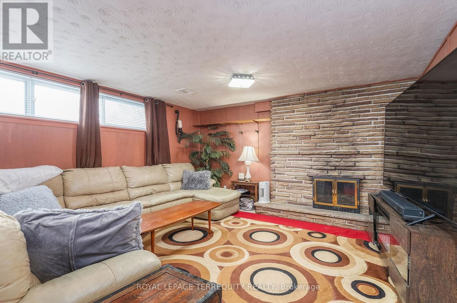 80 GLENADEN AVENUE EAST Image 25