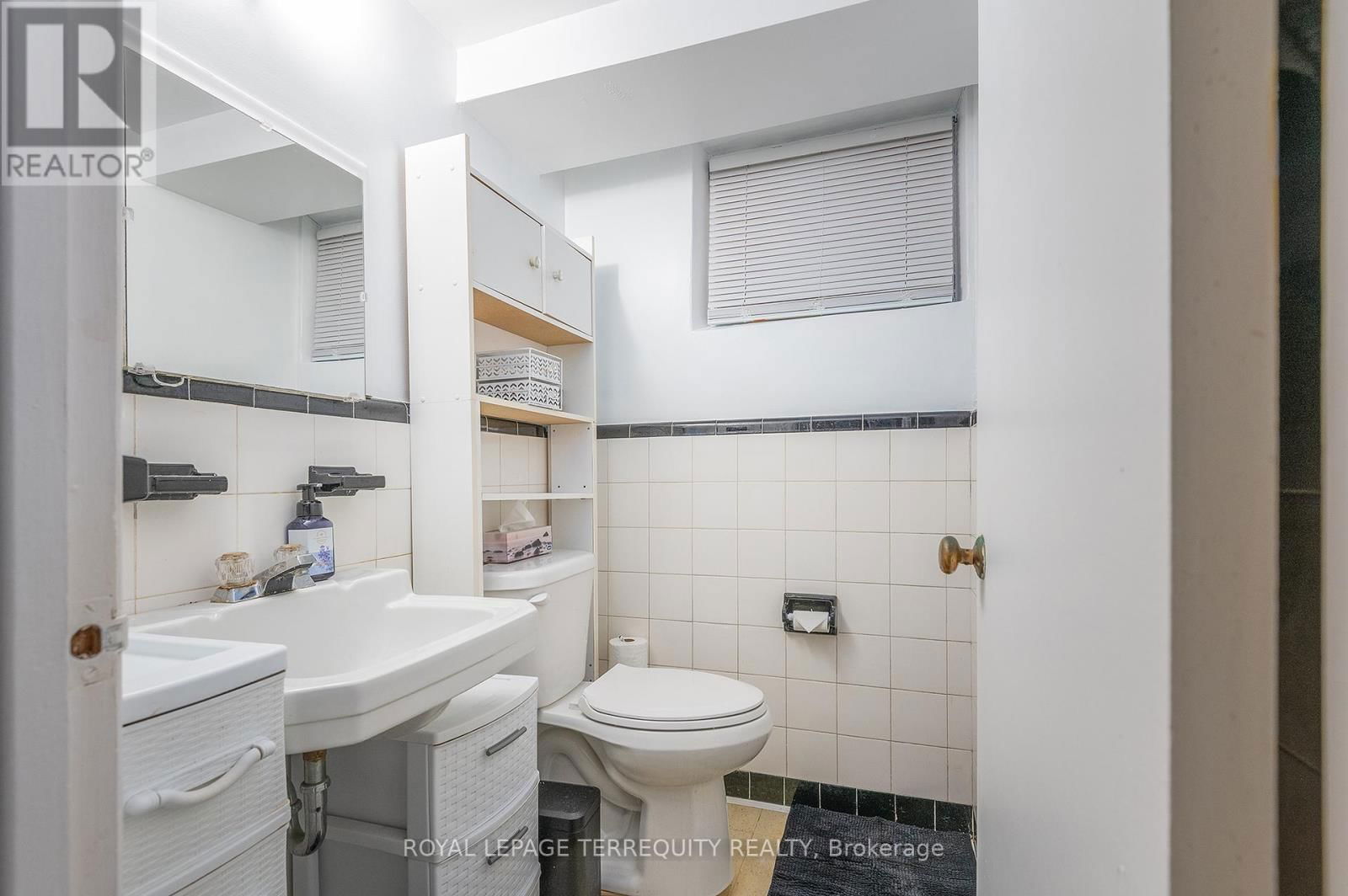 80 GLENADEN AVENUE EAST Image 31
