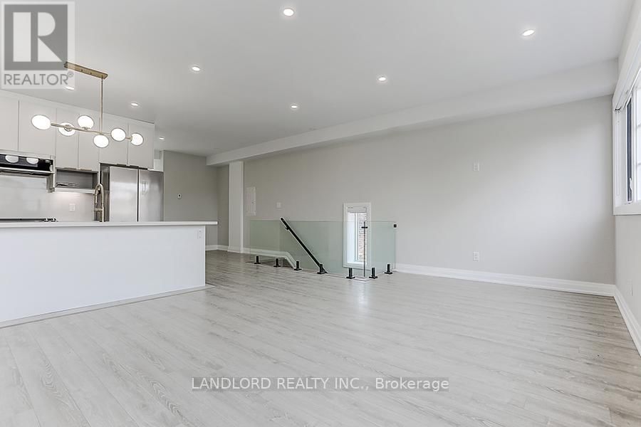 Upper - 44 FAIRBANK AVENUE Image 18