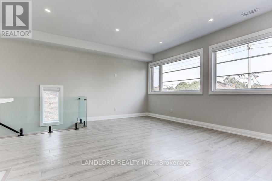 Upper - 44 FAIRBANK AVENUE Image 19