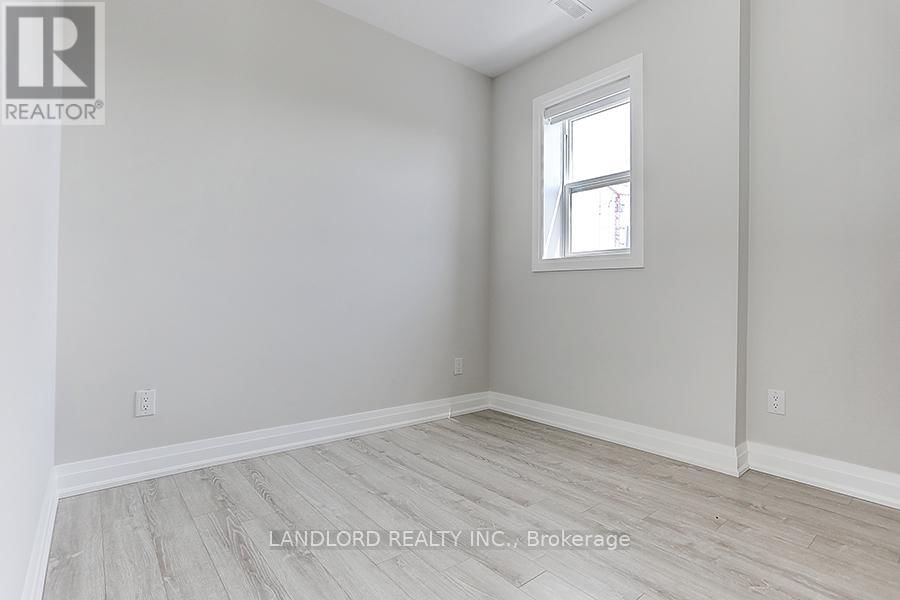 Upper - 44 FAIRBANK AVENUE Image 24