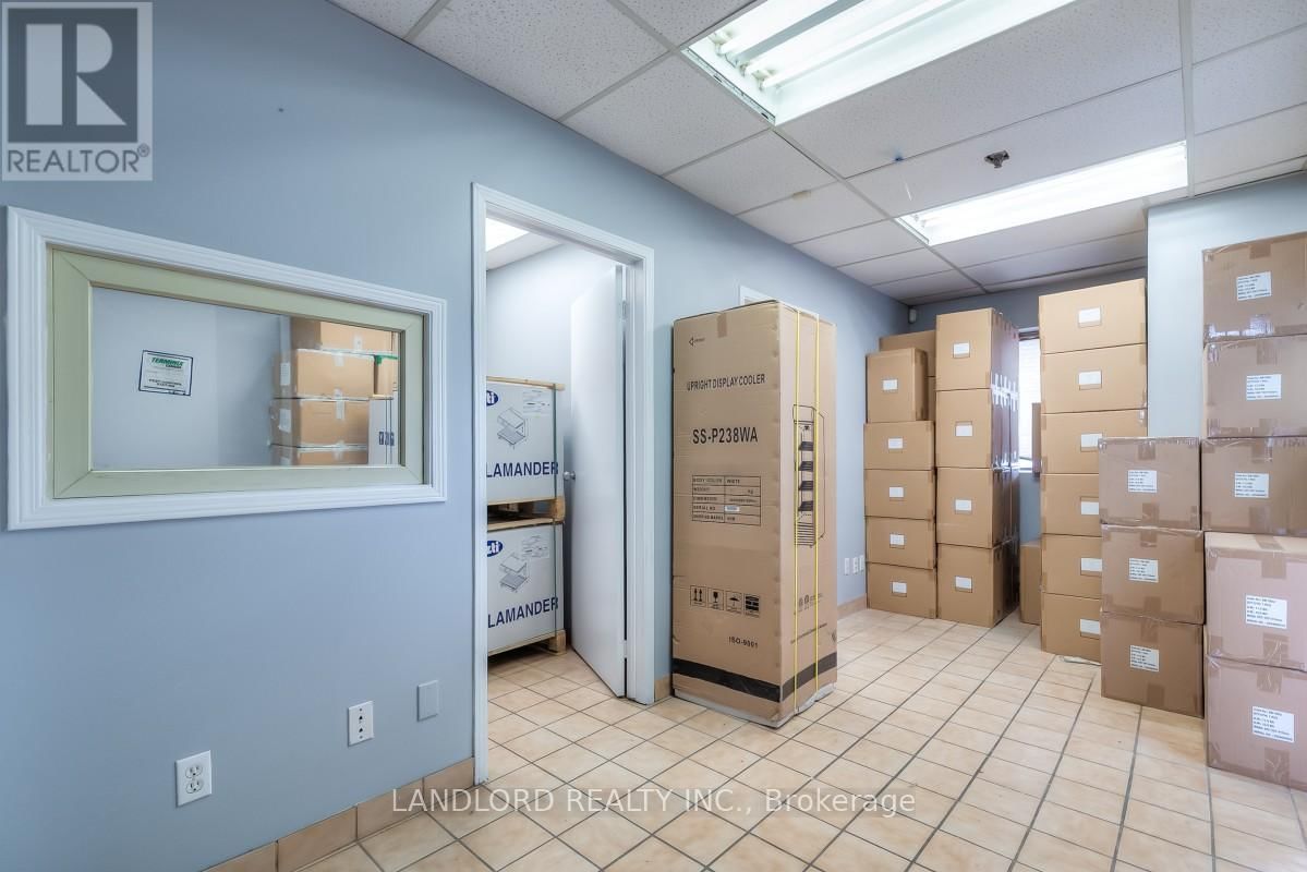 34 & 35 - 175 TORYORK DRIVE Image 13