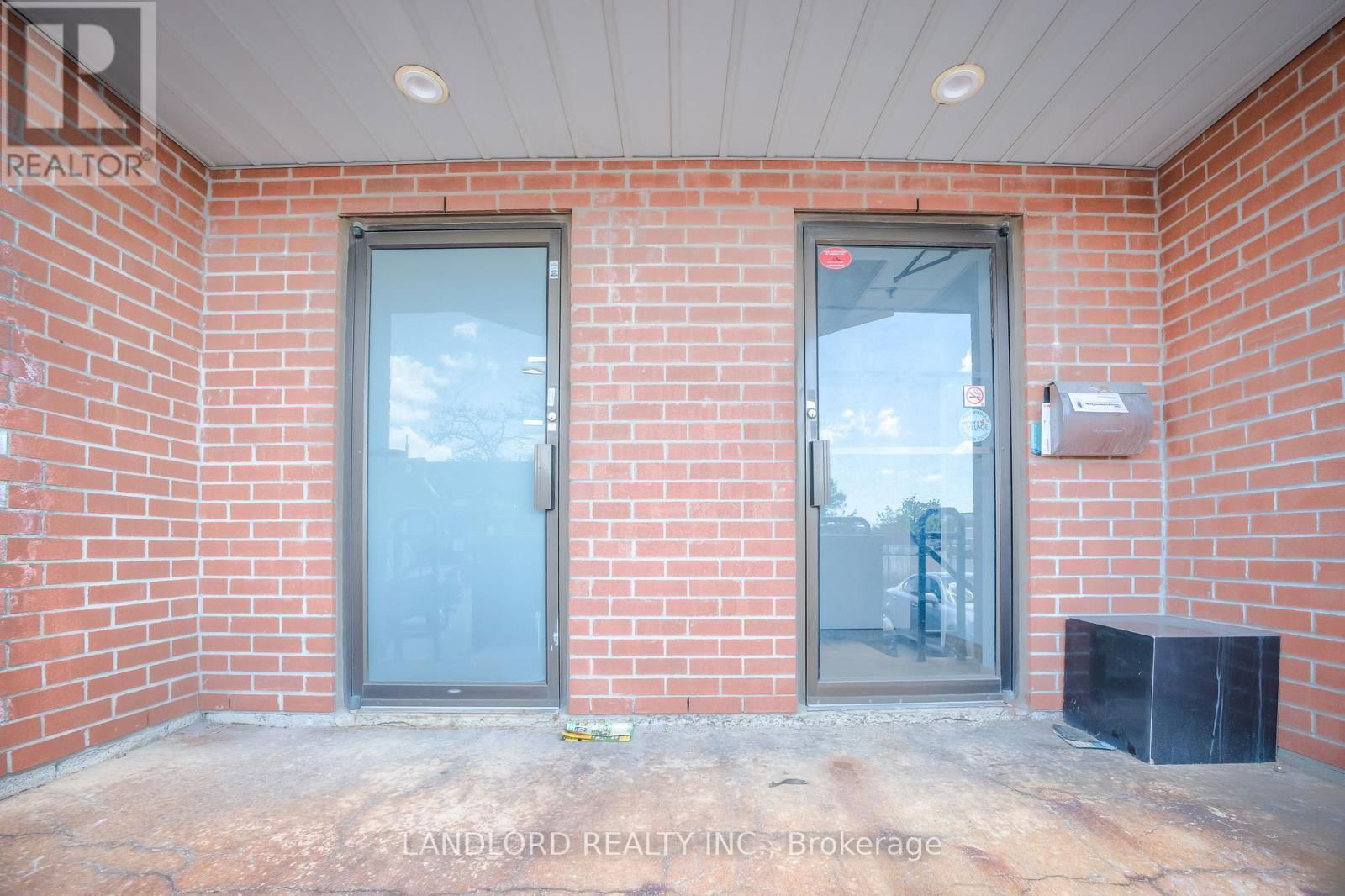 34 & 35 - 175 TORYORK DRIVE Image 22