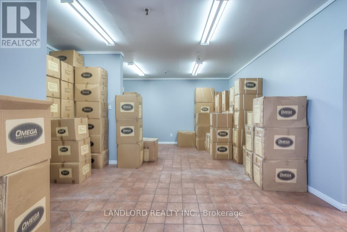 34 & 35 - 175 TORYORK DRIVE Image 9