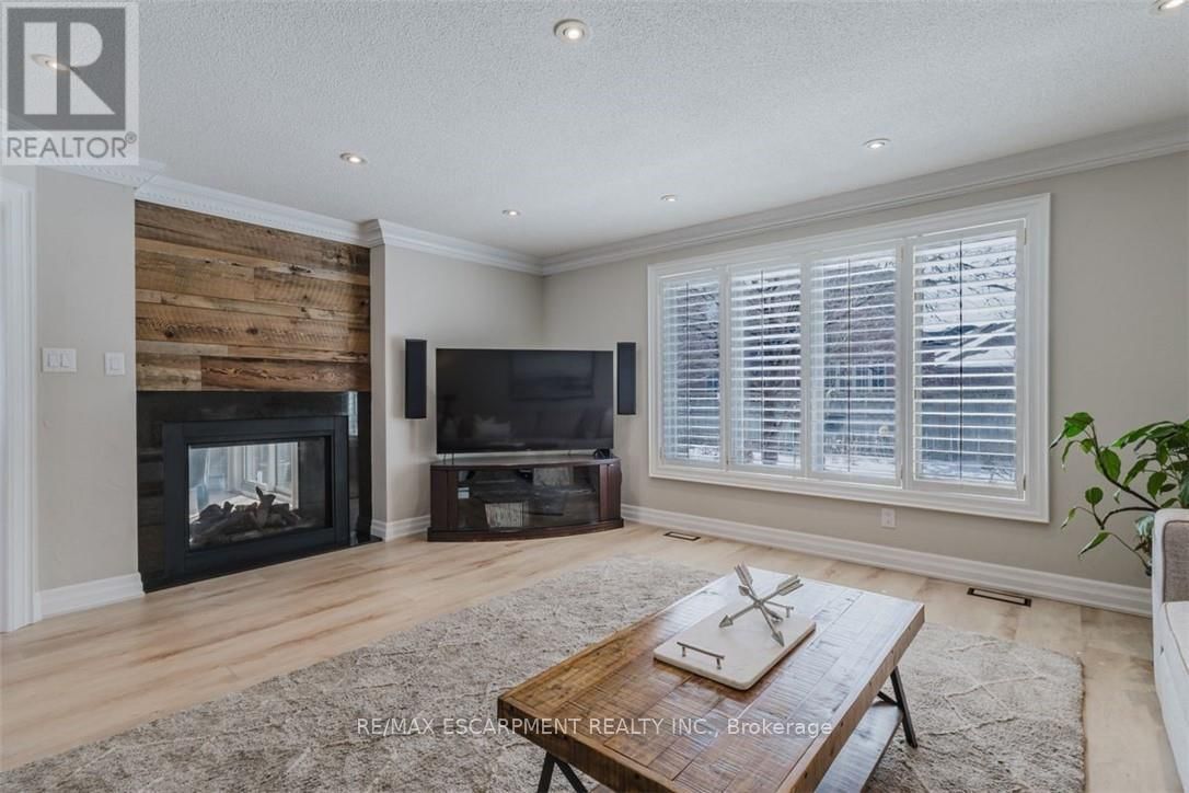 954 WINTERGREEN PLACE Image 18