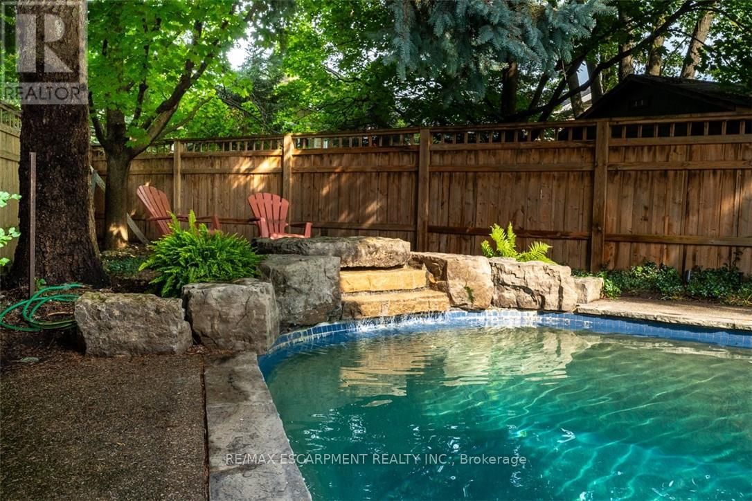 954 WINTERGREEN PLACE Image 45