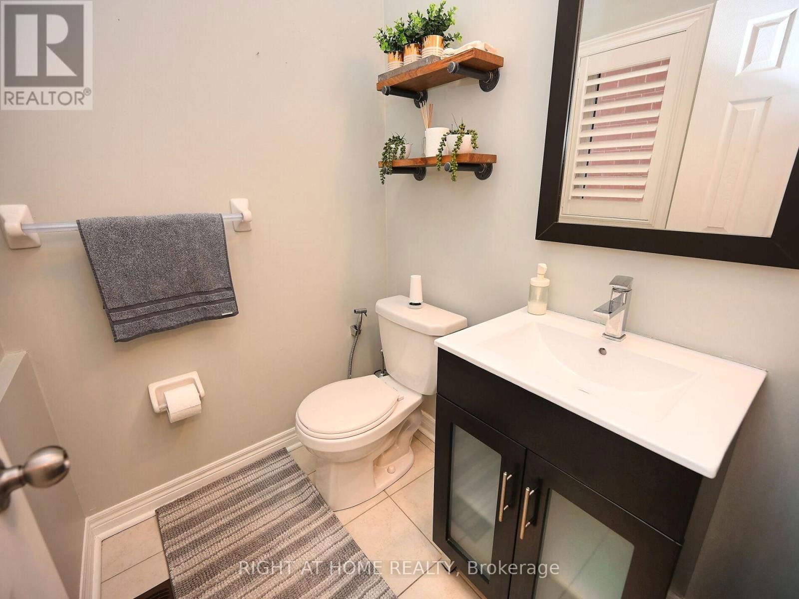 1019 URELL WAY Image 23