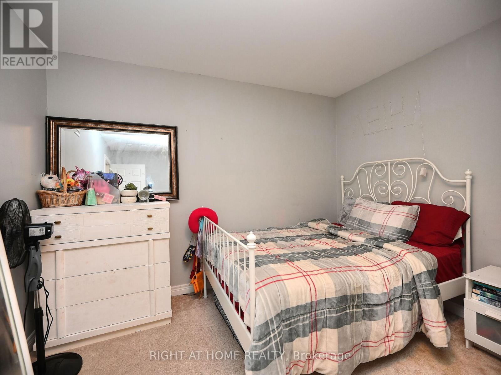 1019 URELL WAY Image 40