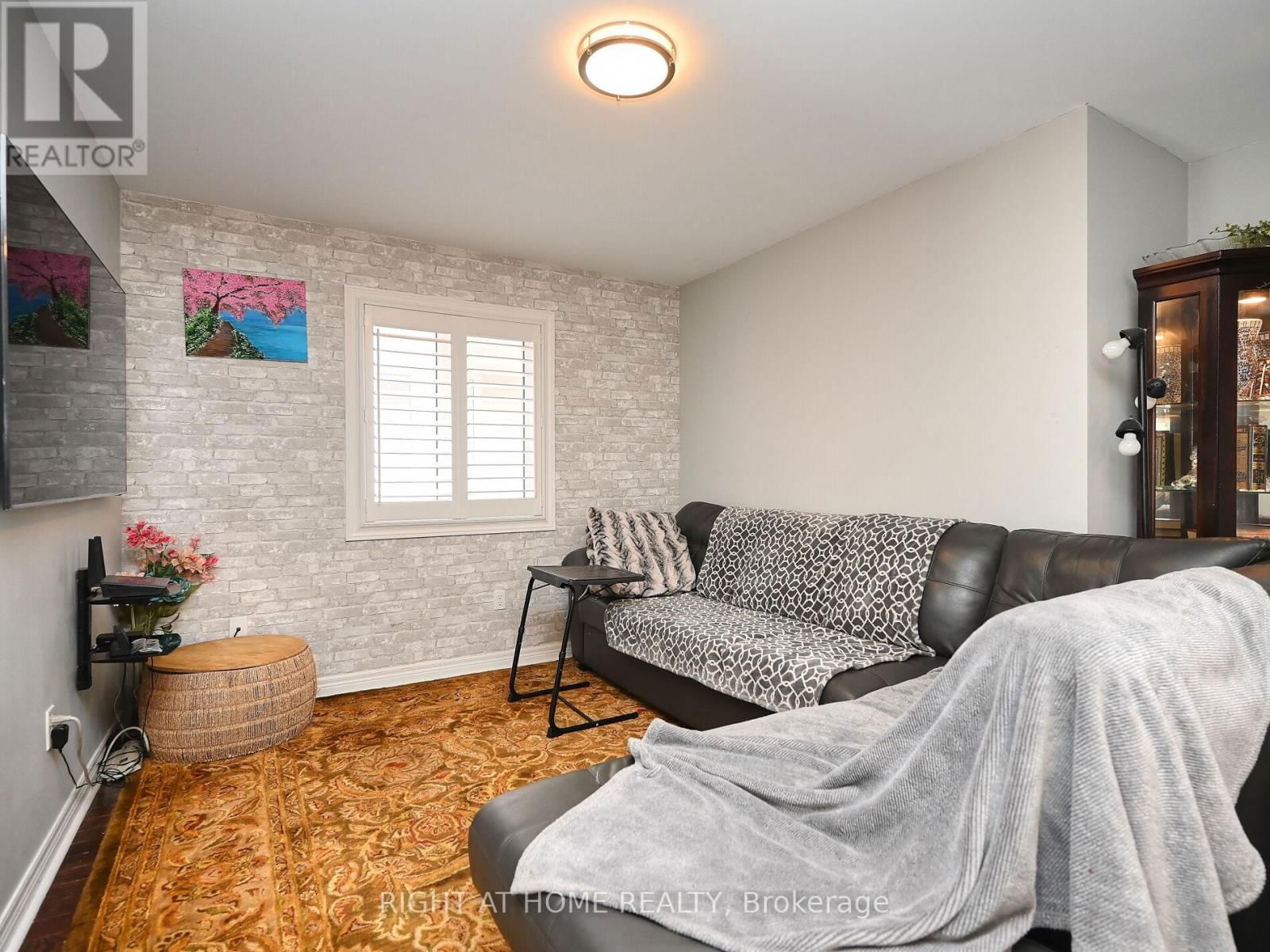 1019 URELL WAY Image 42