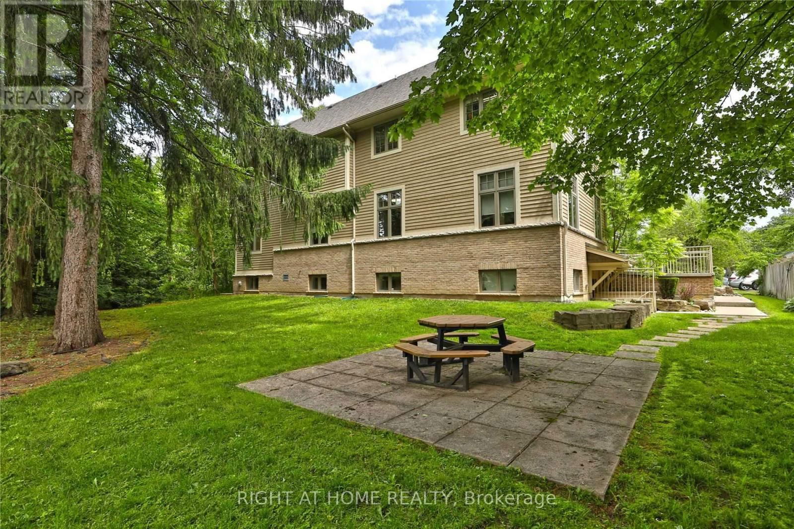 1440 HURONTARIO STREET Image 10