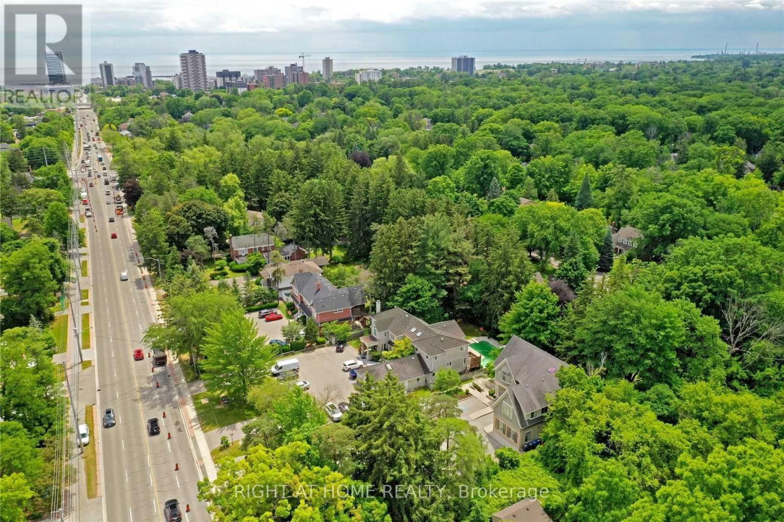 1440 HURONTARIO STREET Image 12
