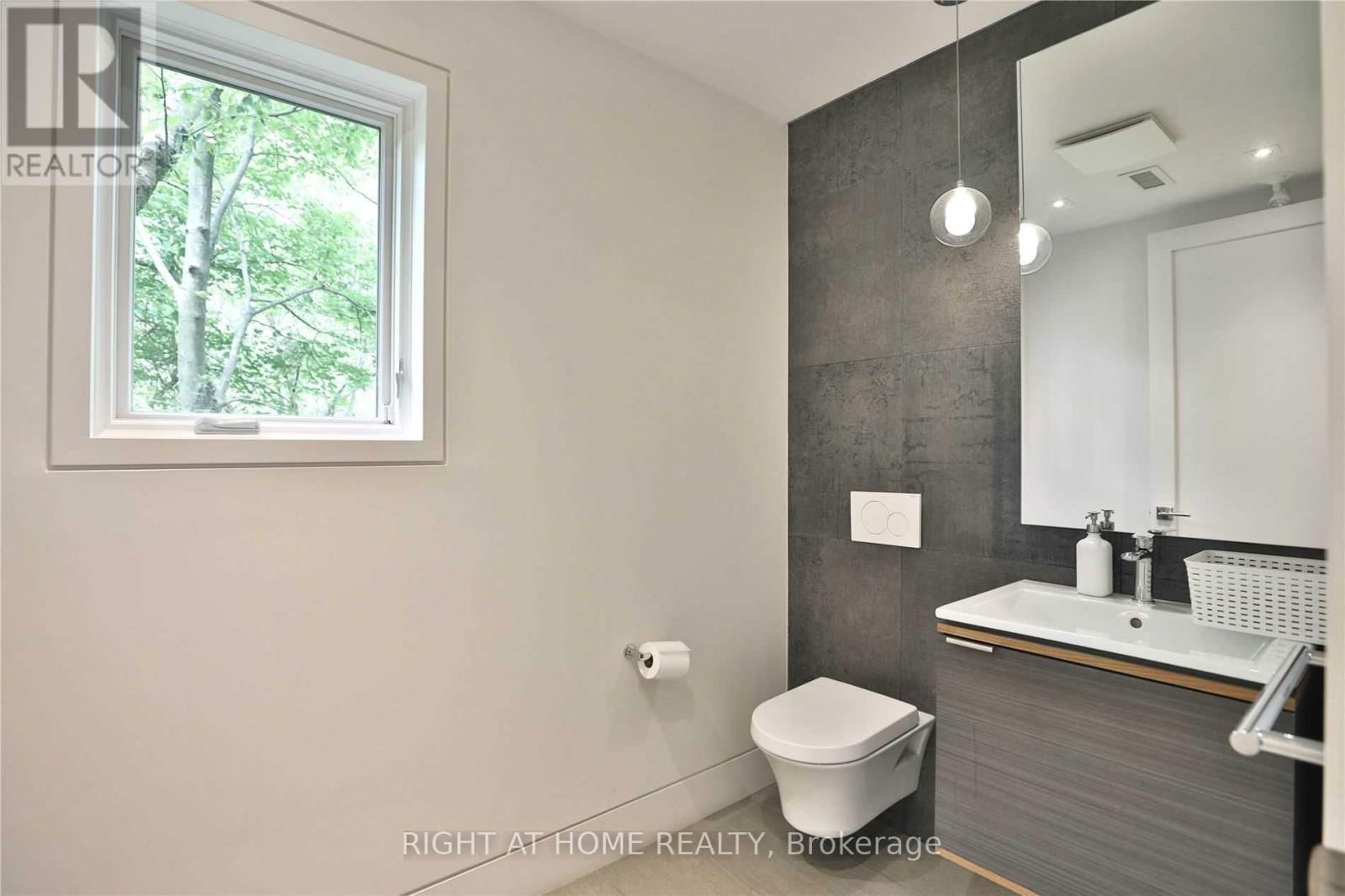 1440 HURONTARIO STREET Image 6