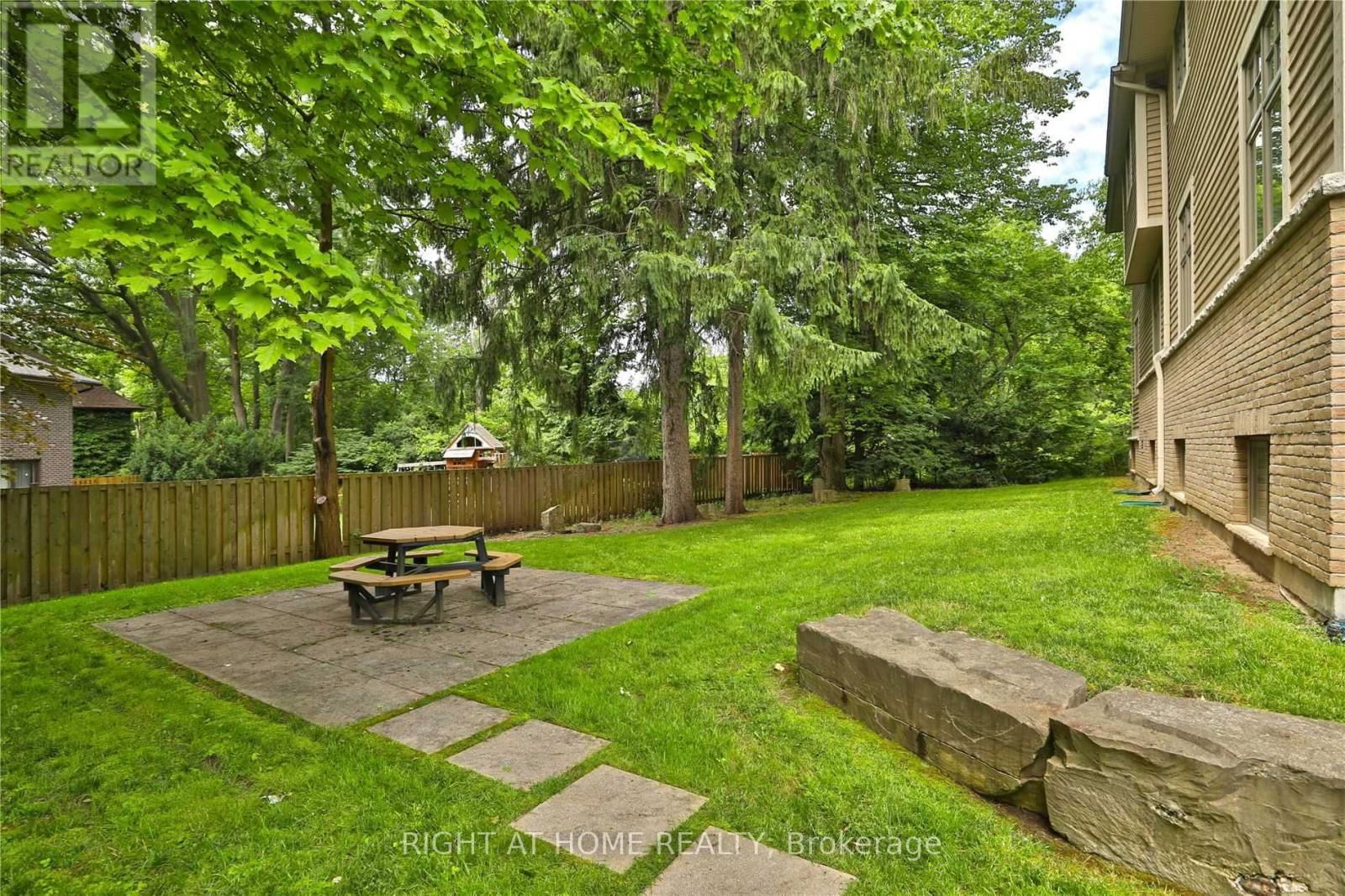 1440 HURONTARIO STREET Image 9
