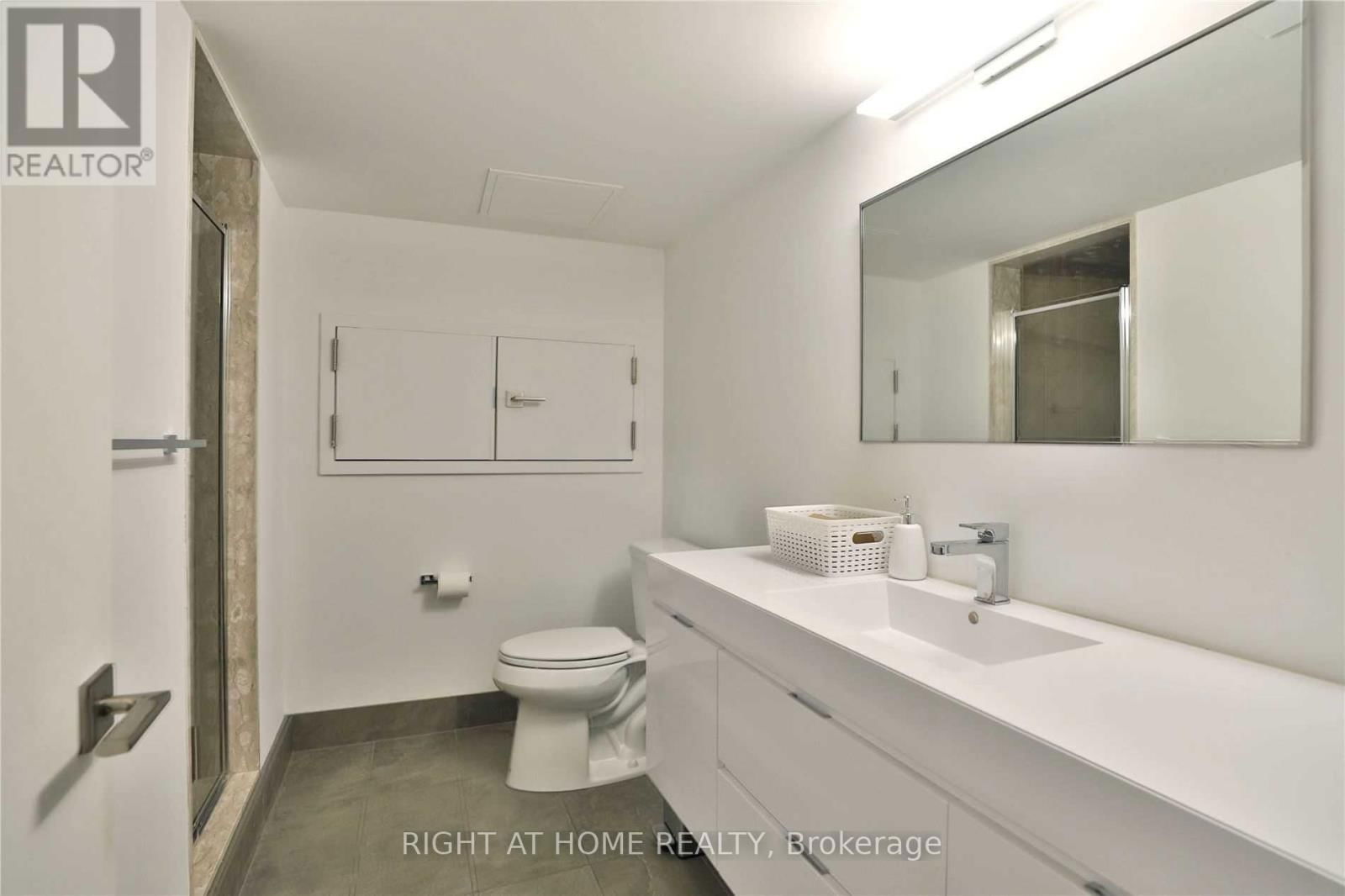 1440 HURONTARIO STREET Image 7