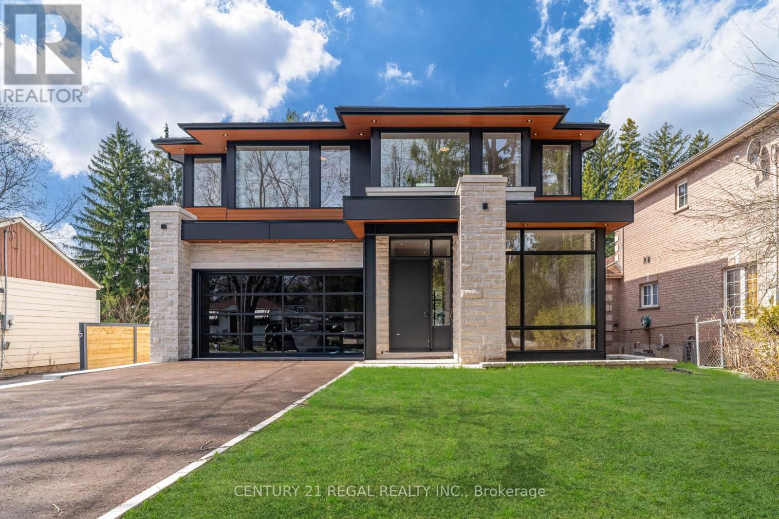 1230 LAKEBREEZE DRIVE Image 1