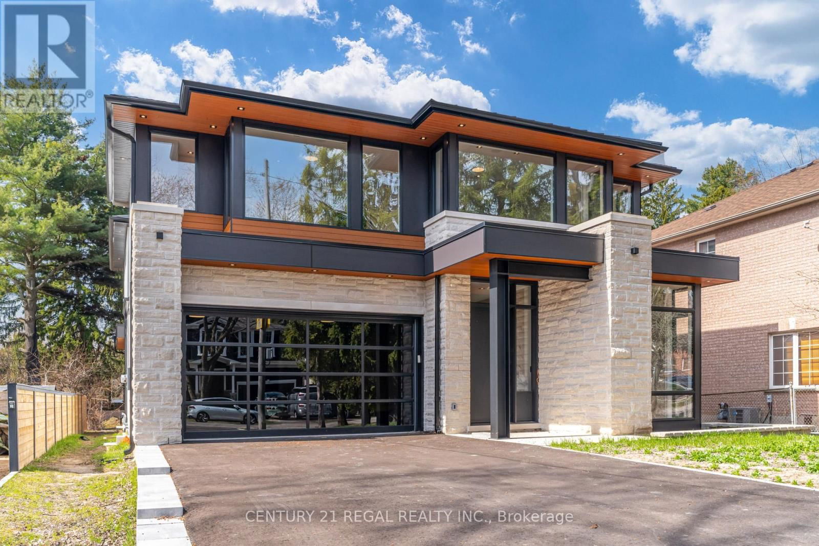1230 LAKEBREEZE DRIVE Image 2