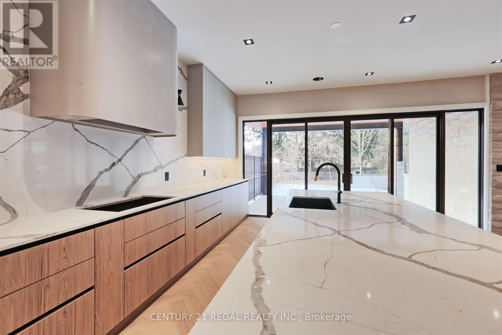 1230 LAKEBREEZE DRIVE Image 26