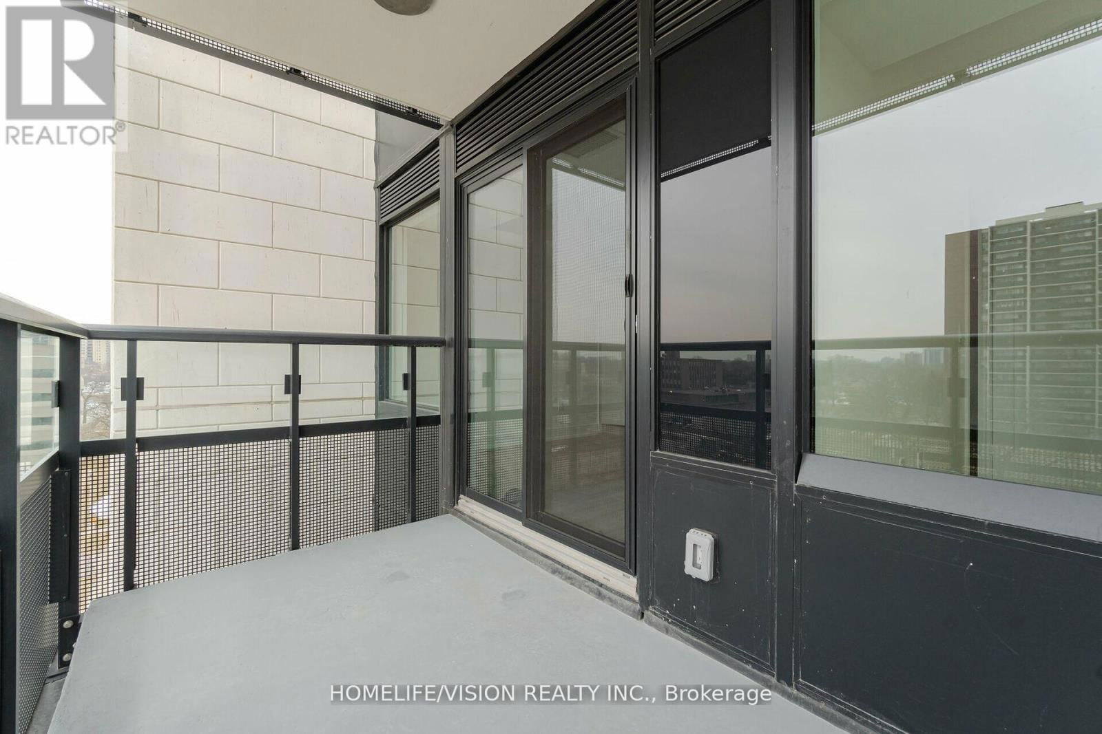 403 - 10 EVA ROAD Image 24
