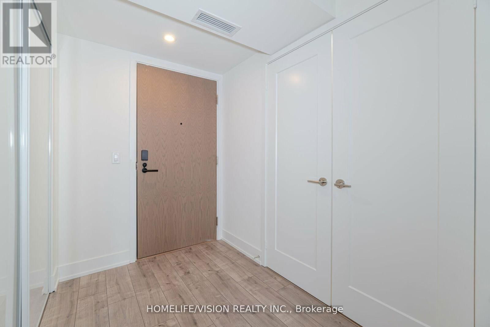 403 - 10 EVA ROAD Image 3