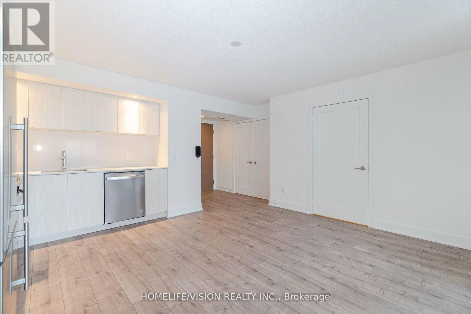 403 - 10 EVA ROAD Image 6