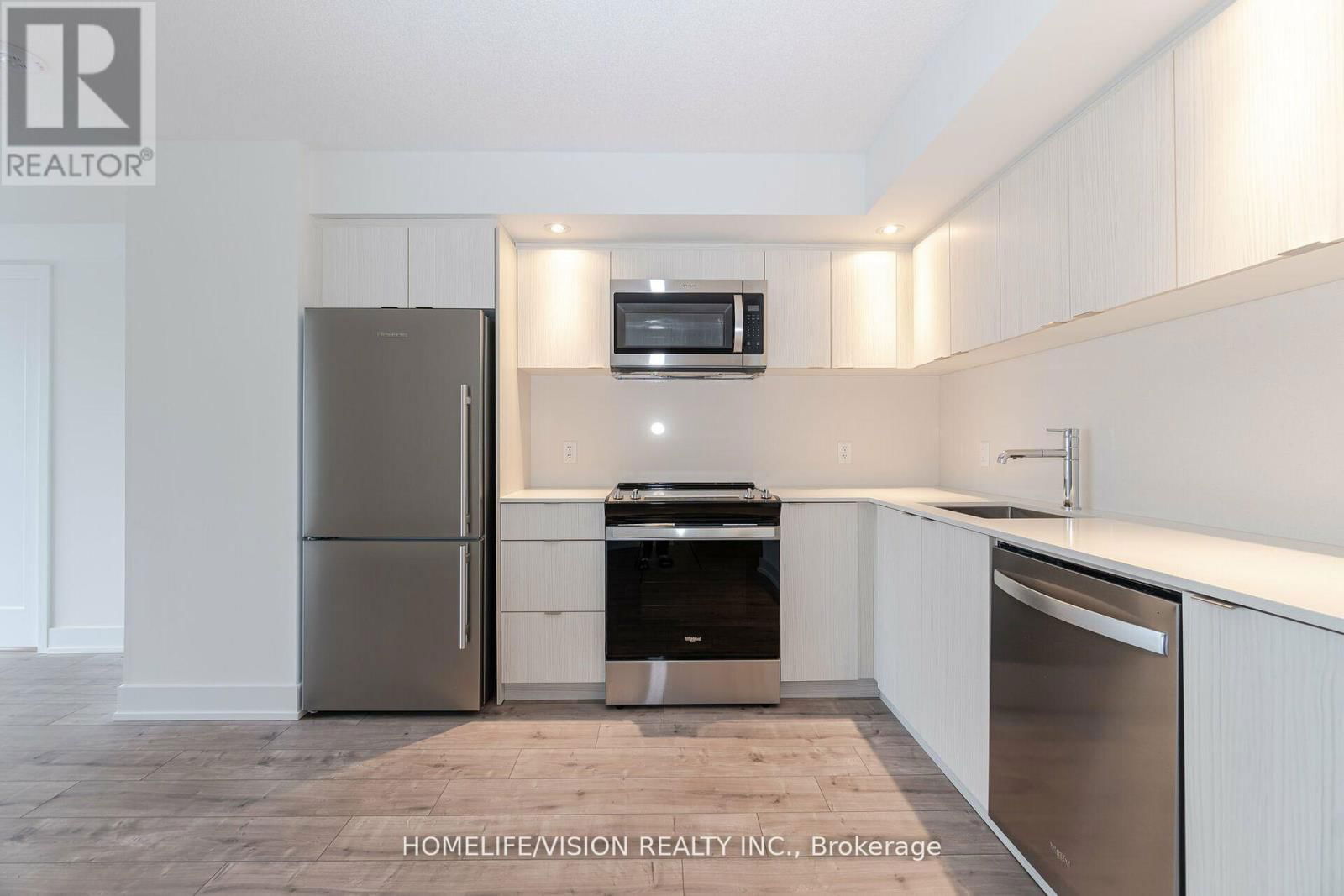 403 - 10 EVA ROAD Image 8