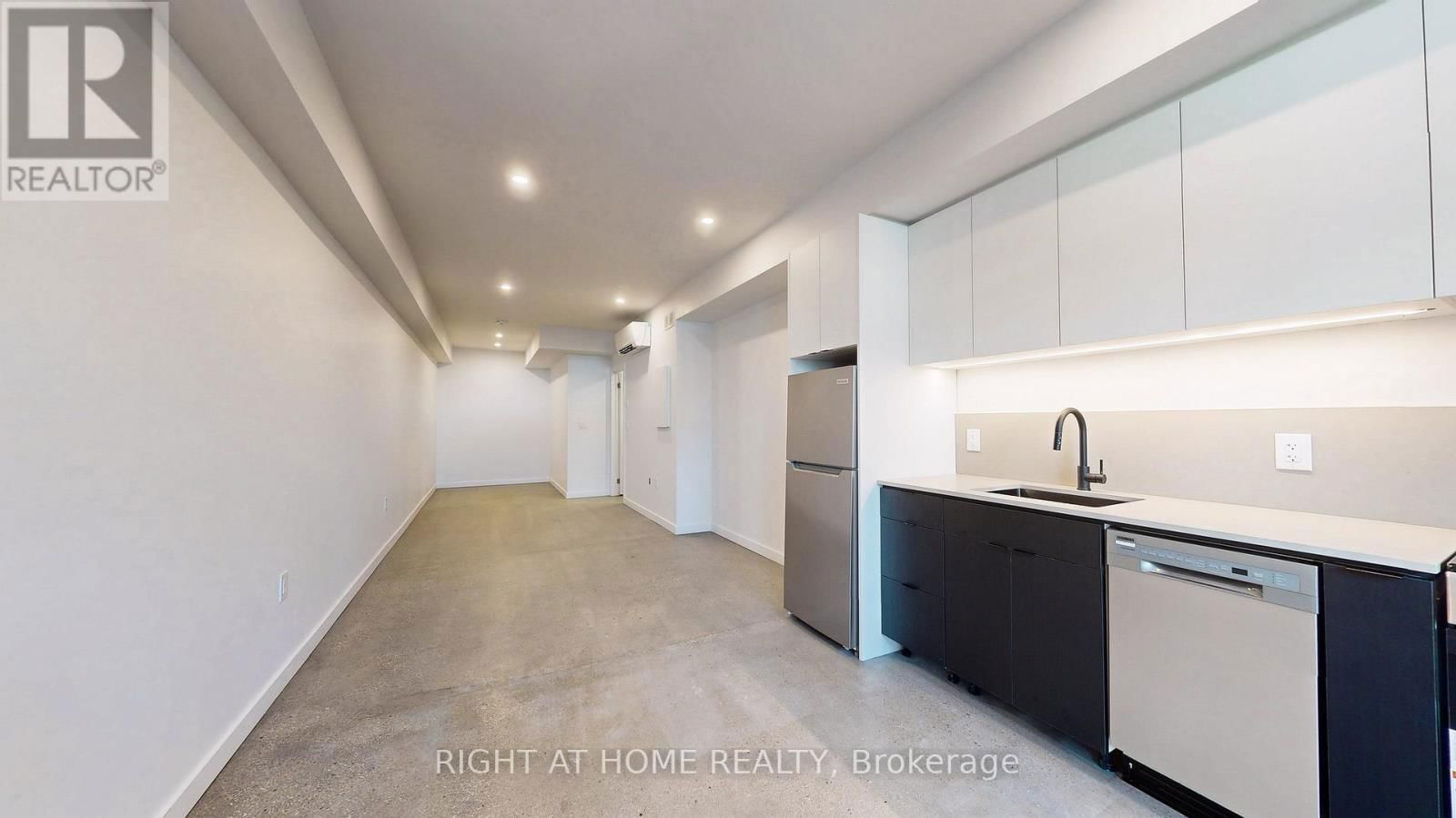 Unit 2 - 3122 DUNDAS STREET WEST Image 2