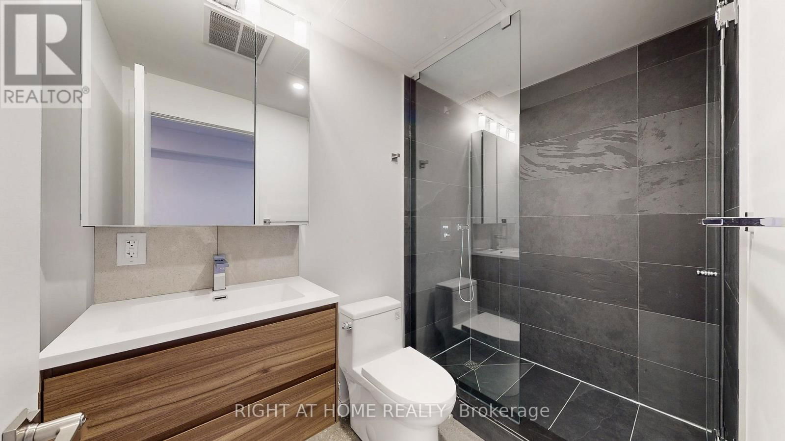 Unit 2 - 3122 DUNDAS STREET WEST Image 6