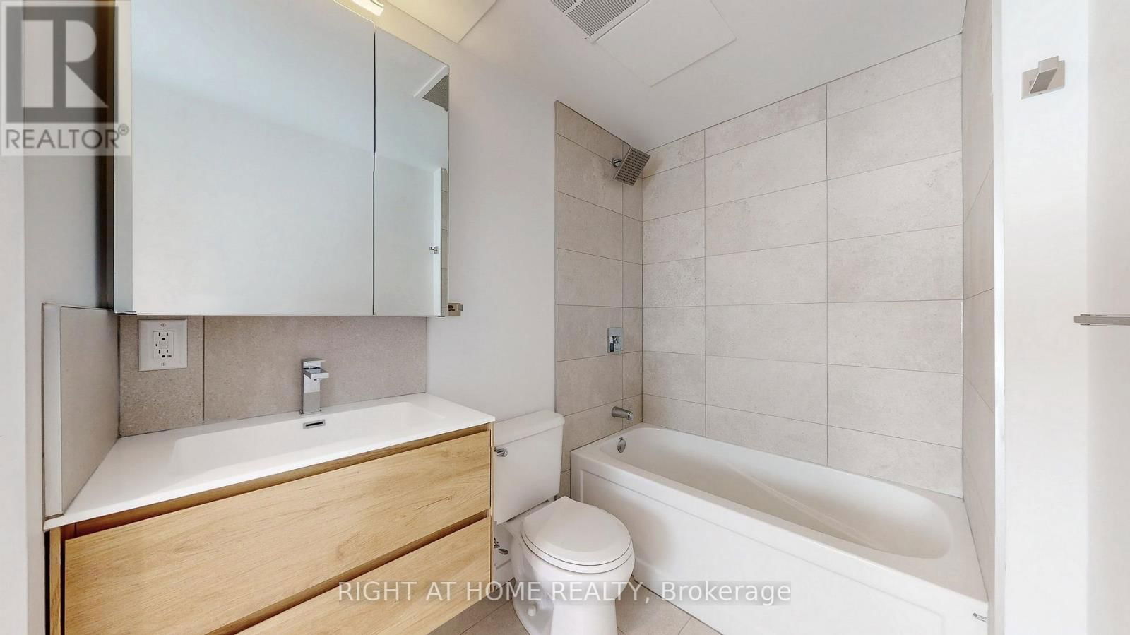Unit 6 - 3122 DUNDAS STREET WEST Image 7