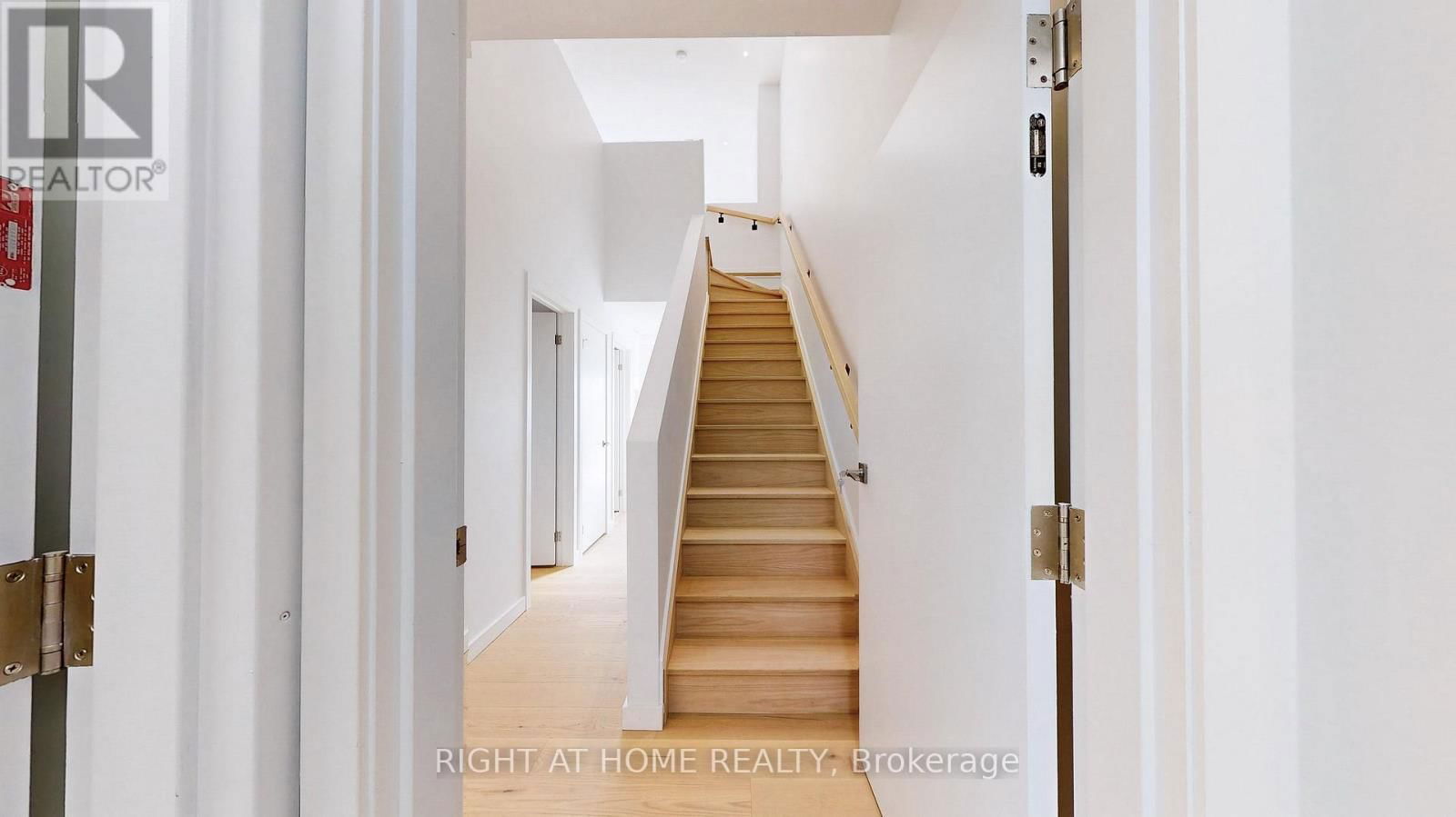 Unit 6 - 3122 DUNDAS STREET WEST Image 8