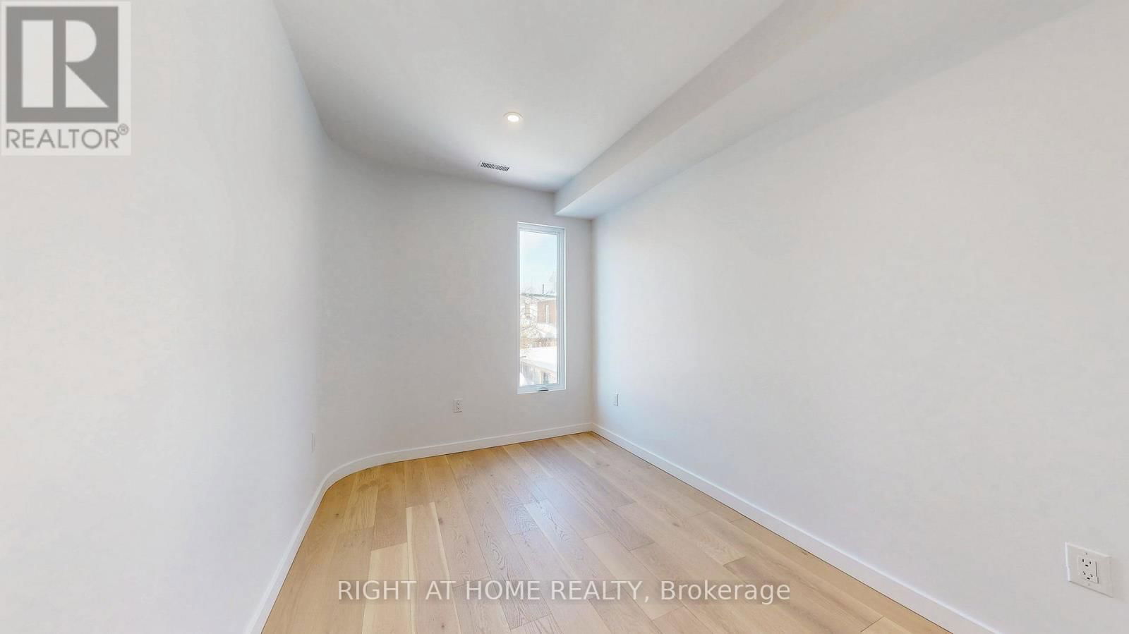 Unit 4 - 3122 DUNDAS STREET WEST Image 10