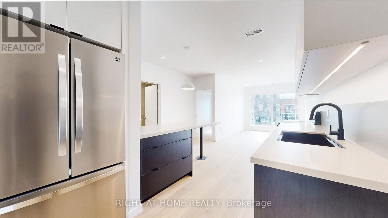 Unit 4 - 3122 DUNDAS STREET WEST Image 3