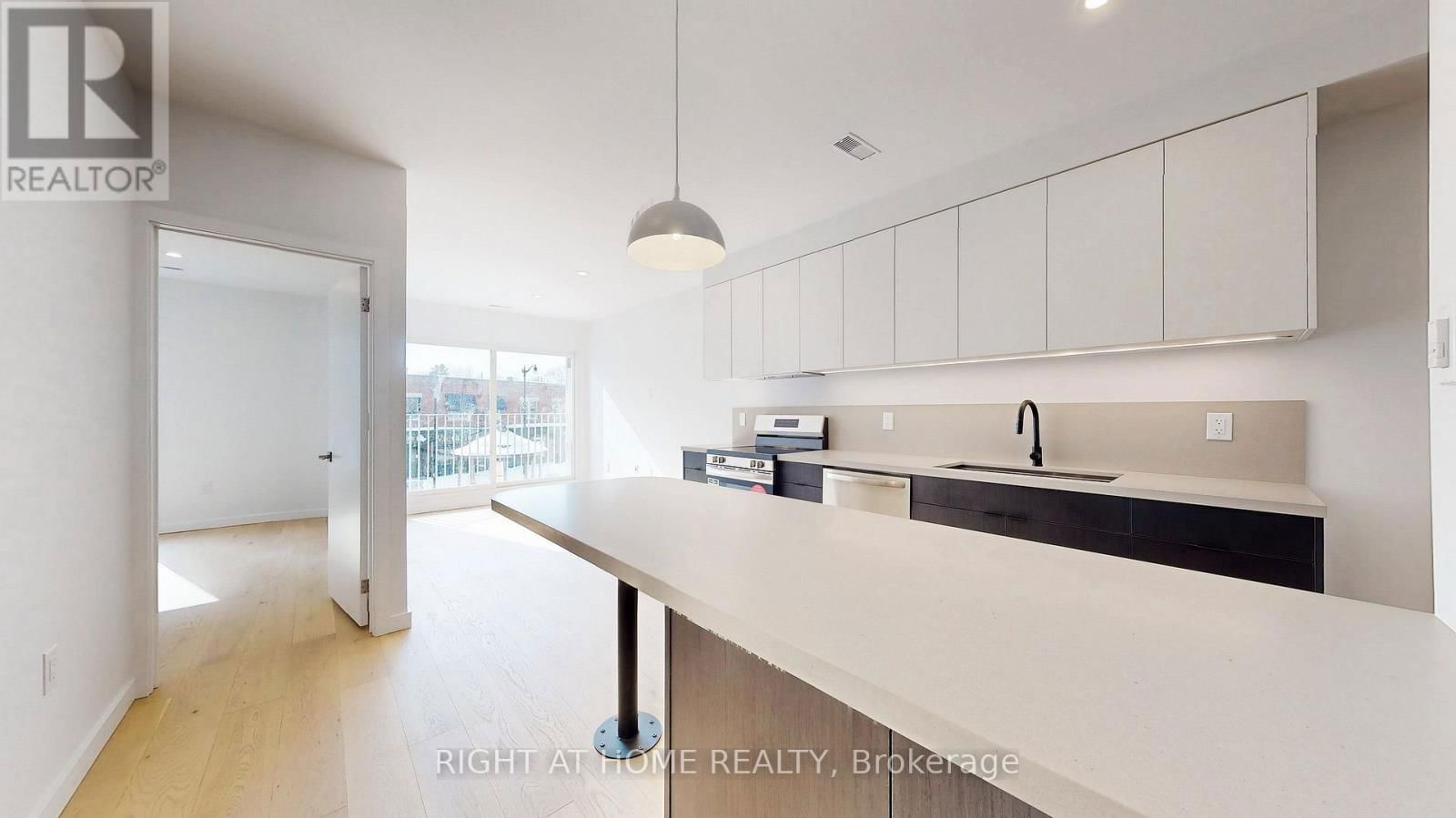 Unit 4 - 3122 DUNDAS STREET WEST Image 7