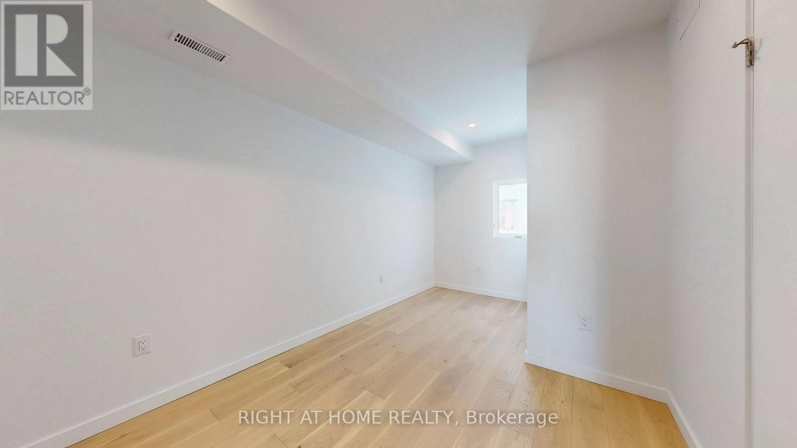 Unit 4 - 3122 DUNDAS STREET WEST Image 9