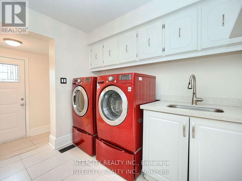 55 RIDGEHILL DRIVE Image 16