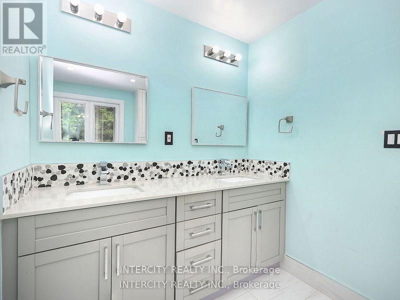 55 RIDGEHILL DRIVE Image 21