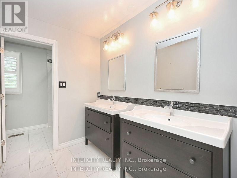 55 RIDGEHILL DRIVE Image 25