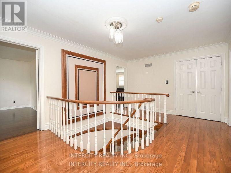 55 RIDGEHILL DRIVE Image 29