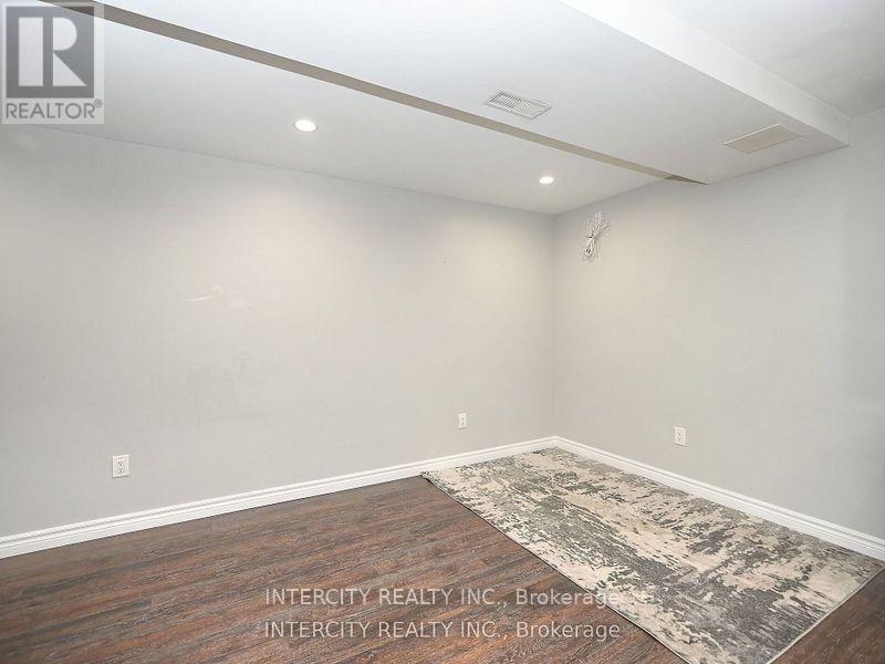 55 RIDGEHILL DRIVE Image 31