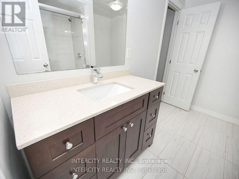 55 RIDGEHILL DRIVE Image 34