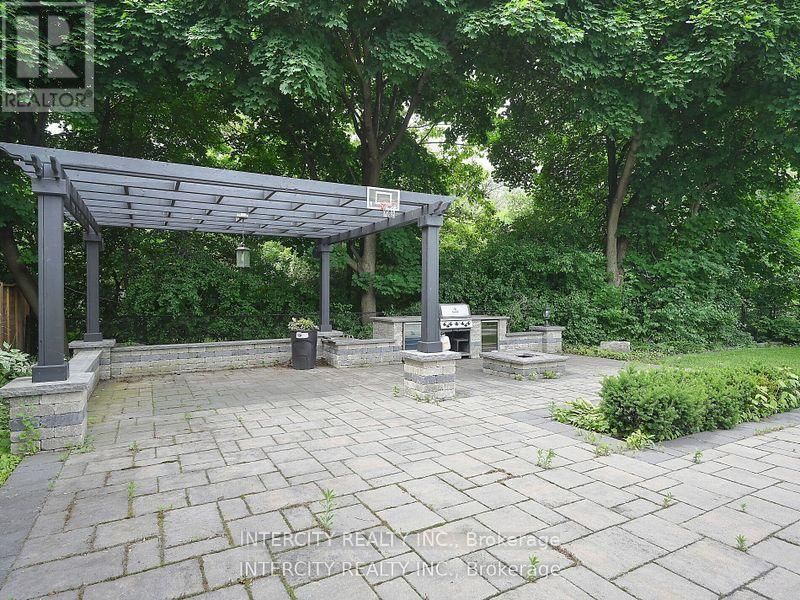 55 RIDGEHILL DRIVE Image 40