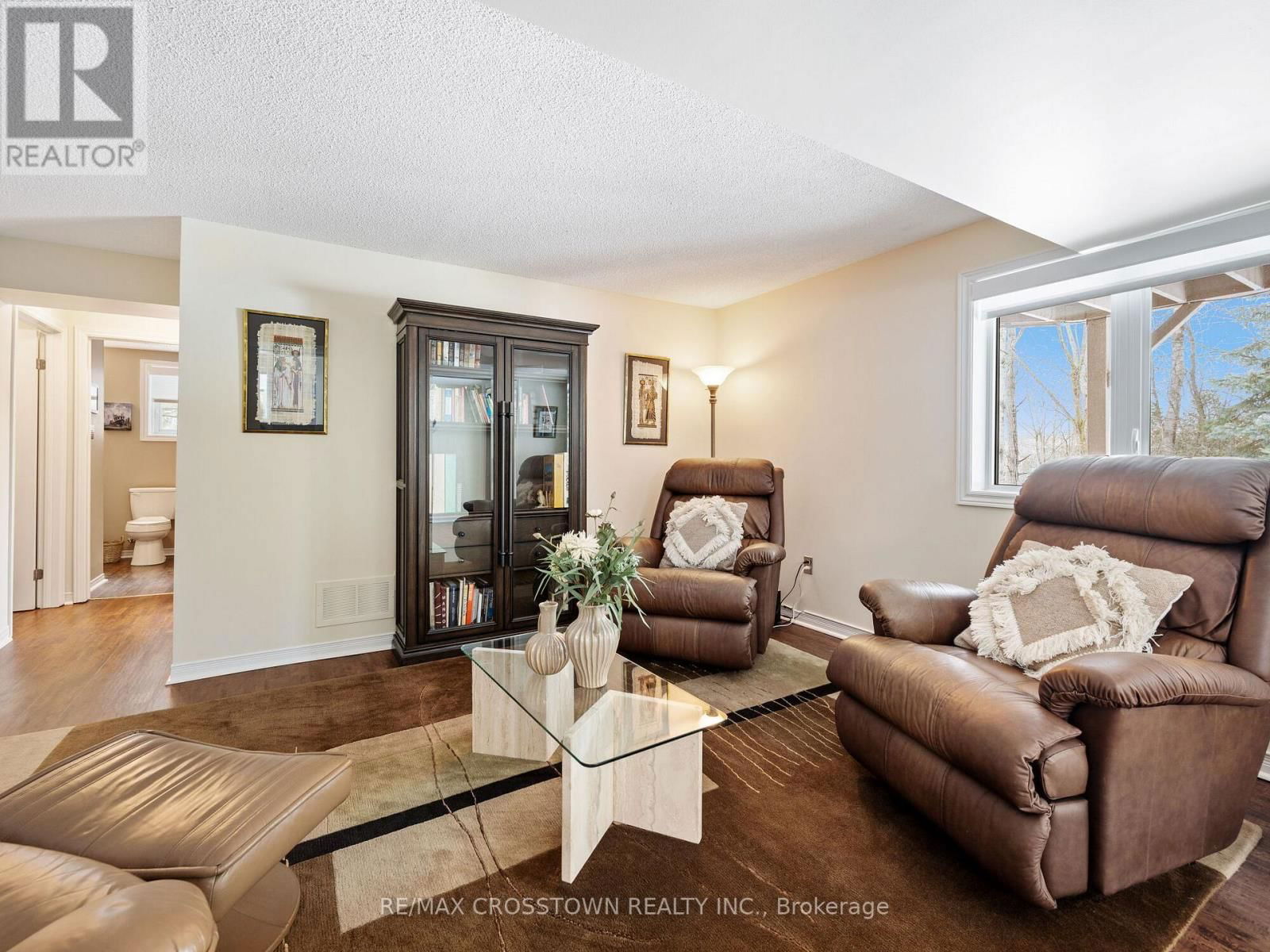 20 VALEWOOD DRIVE Image 35