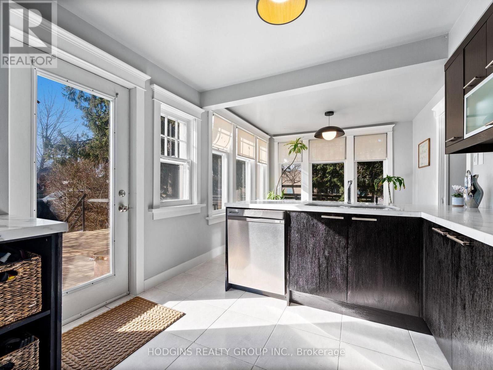 26 BRANT AVENUE Image 13