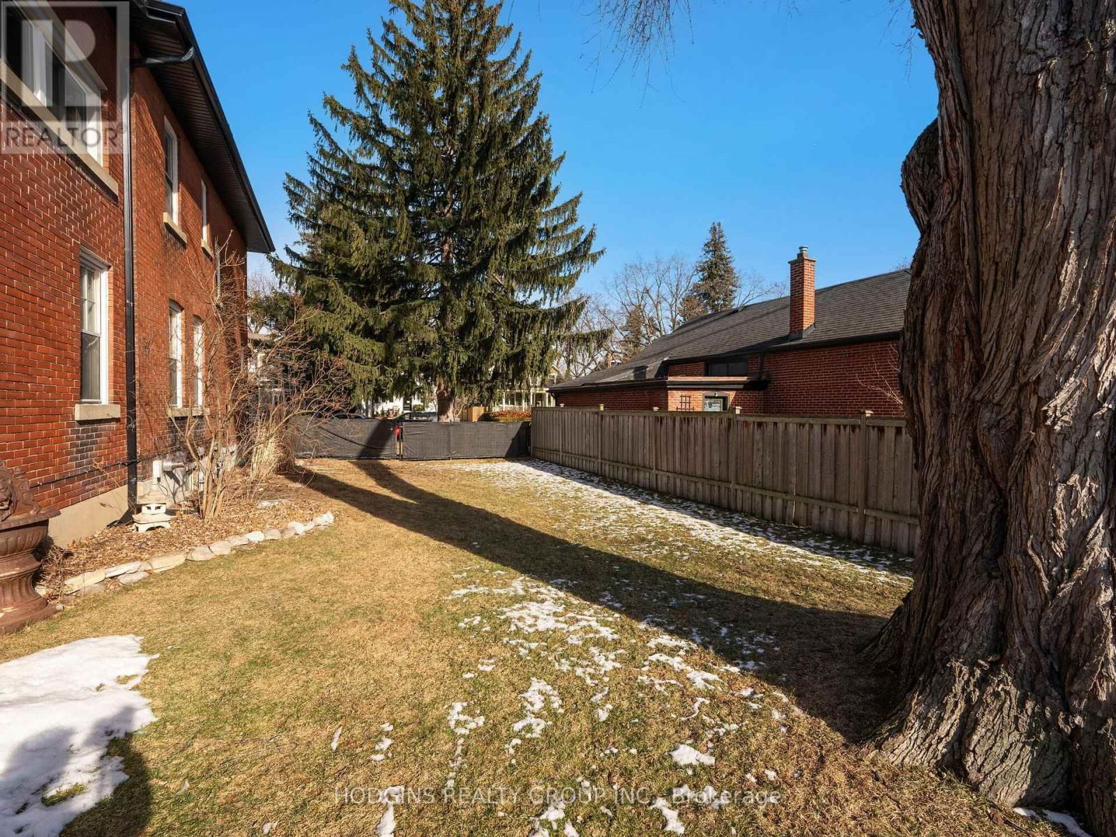26 BRANT AVENUE Image 28