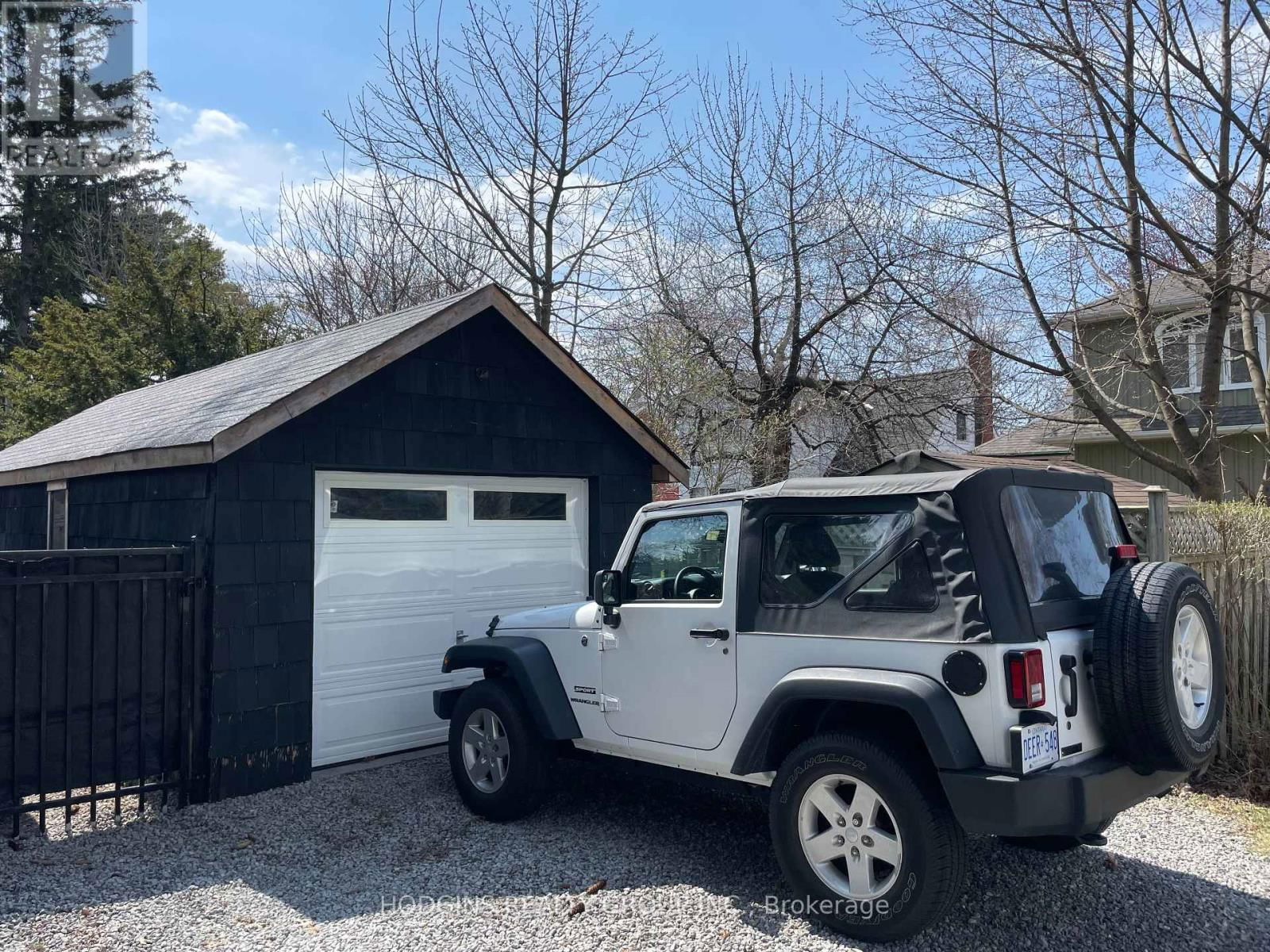 26 BRANT AVENUE Image 36