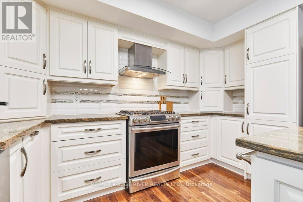 1161 GLENASHTON DRIVE Image 15