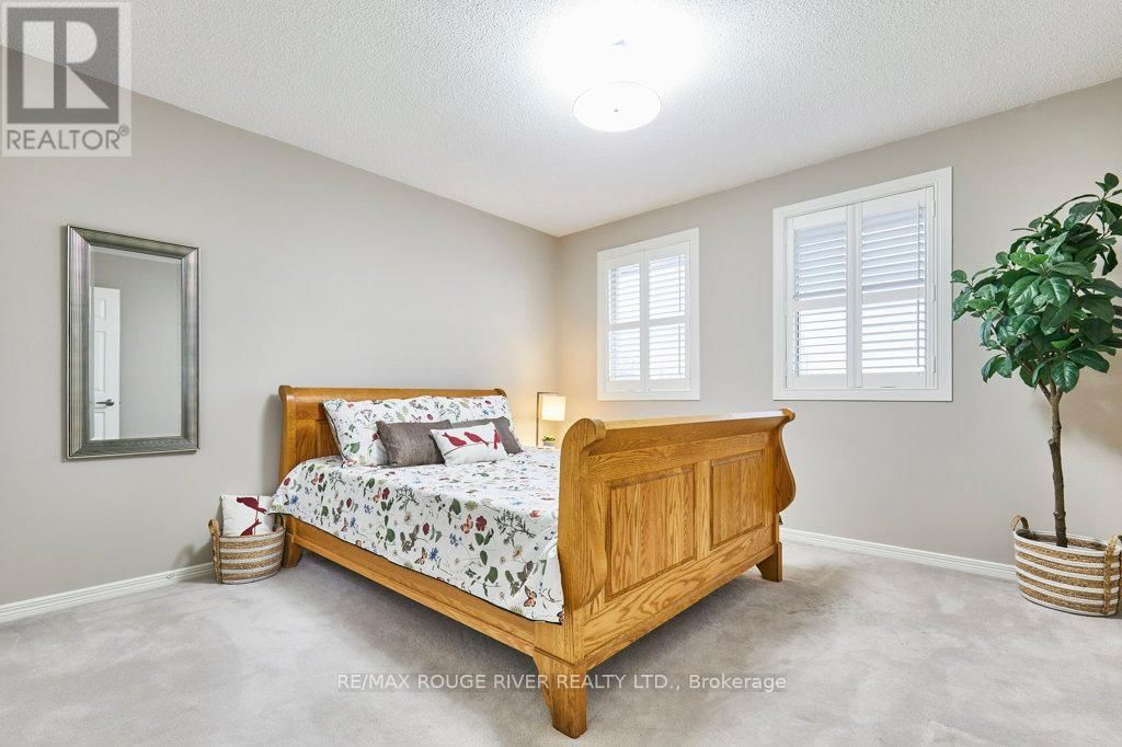 1161 GLENASHTON DRIVE Image 31