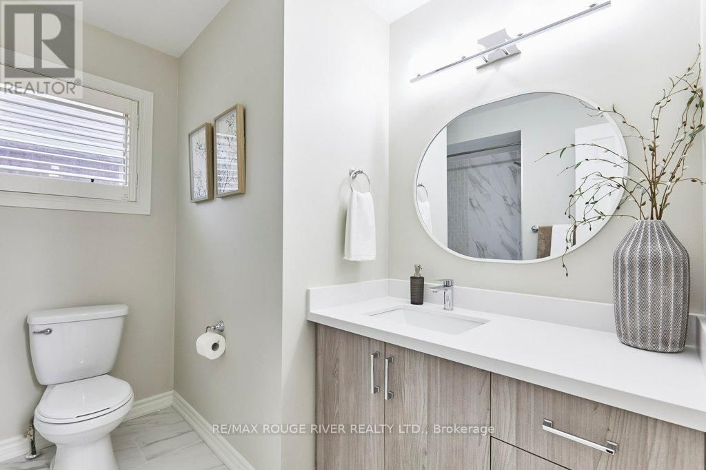 1161 GLENASHTON DRIVE Image 32