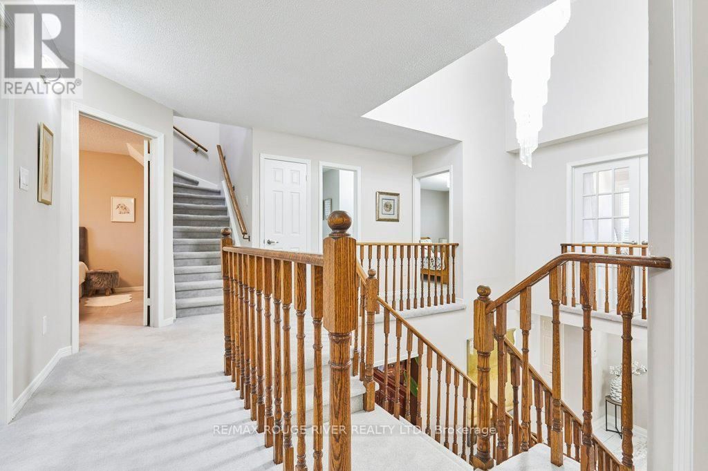 1161 GLENASHTON DRIVE Image 33